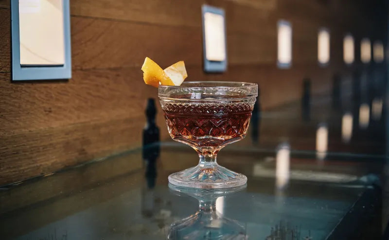 The History of the 1910 Cocktail: Origins, Legacy, and a Traditional Recipe