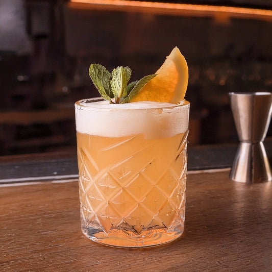 London Sour: A Refreshing Twist on Classic Whisky Cocktails